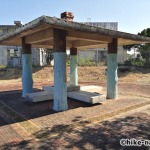 【2021年】うるま市の田場児童公園は広い広場と巨大コンクリート滑り台が楽しい！_休憩所3