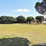 【2021年】うるま市の田場児童公園は広い広場と巨大コンクリート滑り台が楽しい！_広場