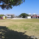 【2021年】うるま市の田場児童公園は広い広場と巨大コンクリート滑り台が楽しい！_広場4