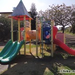 【2021年】うるま市の田場児童公園は広い広場と巨大コンクリート滑り台が楽しい！_遊具1
