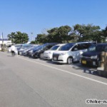 【2021年】うるま市の田場児童公園は広い広場と巨大コンクリート滑り台が楽しい！_駐車場2