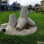 【2021年】連結型の巨大遊具が楽しすぎる！沖縄市の黒潮公園は広場と巨大遊具が魅力的な公園です！_テトラポット