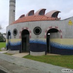 【2021年】連結型の巨大遊具が楽しすぎる！沖縄市の黒潮公園は広場と巨大遊具が魅力的な公園です！_トイレ