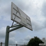 【2021年】連結型の巨大遊具が楽しすぎる！沖縄市の黒潮公園は広場と巨大遊具が魅力的な公園です！_バスケットコート