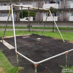 【2021年】連結型の巨大遊具が楽しすぎる！沖縄市の黒潮公園は広場と巨大遊具が魅力的な公園です！_二人乗りブランコ