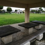 【2021年】連結型の巨大遊具が楽しすぎる！沖縄市の黒潮公園は広場と巨大遊具が魅力的な公園です！_休憩所2