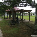 【2021年】連結型の巨大遊具が楽しすぎる！沖縄市の黒潮公園は広場と巨大遊具が魅力的な公園です！_休憩所5