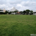 【2021年】連結型の巨大遊具が楽しすぎる！沖縄市の黒潮公園は広場と巨大遊具が魅力的な公園です！_広場3