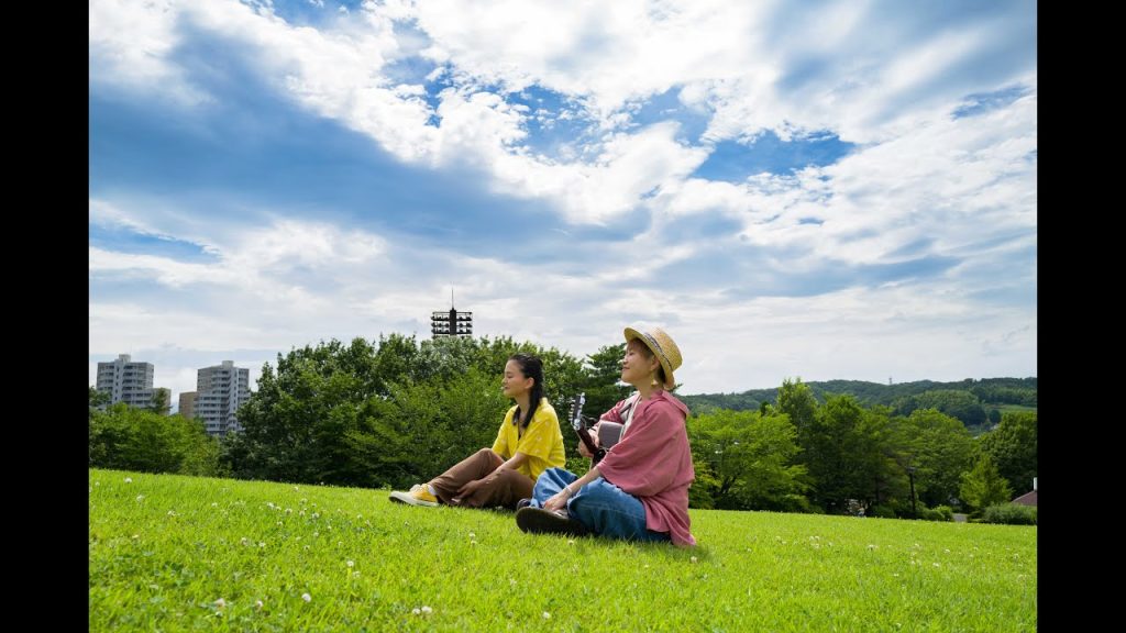やなわらばー / 夏空の下（Music video）_サムネイル画像（YANAWARABAch：https://youtu.be/lmg0GmFWfcQ）